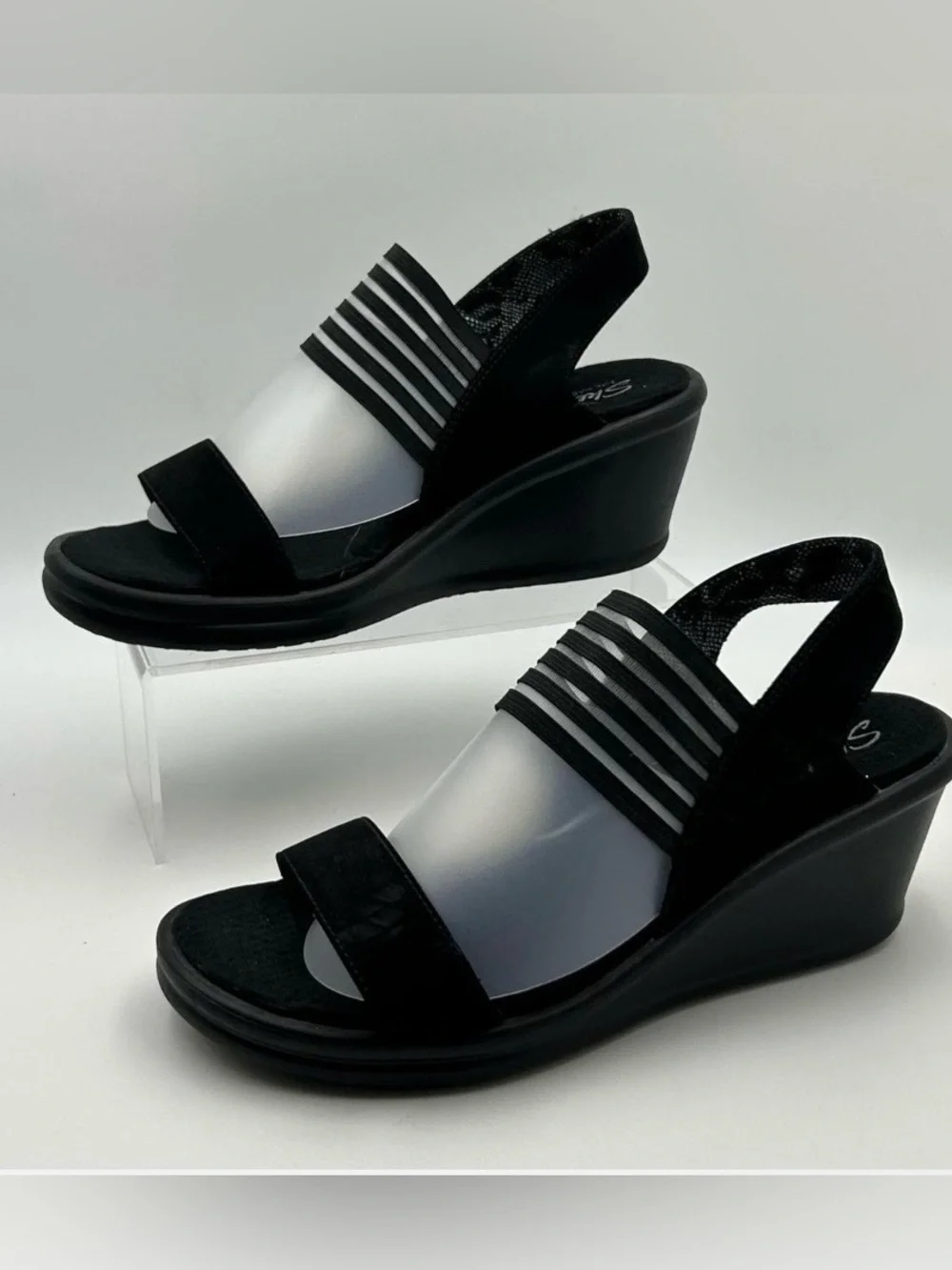 Sketchers Memory foam Black Wedge Heel Sandals! Very comfy and Cute! Size 9!